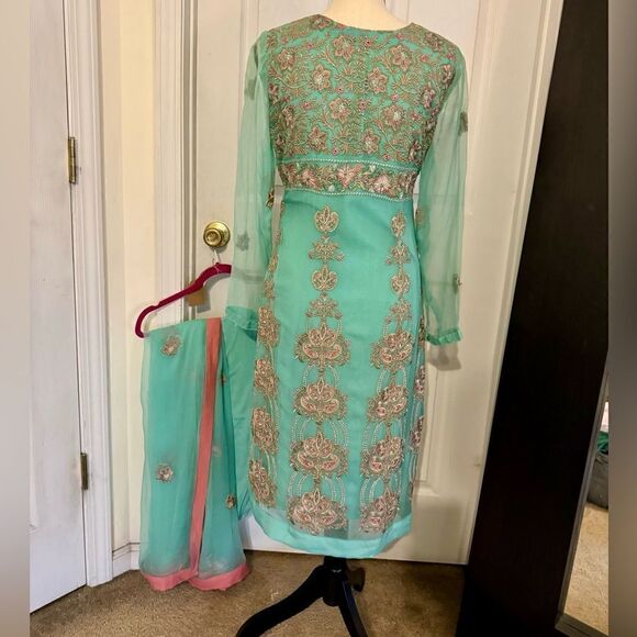 PAKISTANI CUSTOM DESIGNED EMBROIDERED DRESS 3 PIECE - Picture 7 of 9